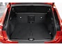 Volvo XC40 B4 Plus Dark | Verwarmde Voorstoelen+Stuurwiel | Verwarmde voorruit | Semi-Elektrische Trekhaak | Harman Kardon Premium Audio | Apple Carplay / Android Auto | Electrisch bedienbare voorstoelen | Google infotaiment