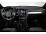 Volvo XC40 B4 Plus Dark | Verwarmde Voorstoelen+Stuurwiel | Verwarmde voorruit | Semi-Elektrische Trekhaak | Harman Kardon Premium Audio | Apple Carplay / Android Auto | Electrisch bedienbare voorstoelen | Google infotaiment