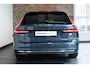 Volvo V90 T8 Automaat AWD Inscription | Panoramadak| Interieur Voorverwarming| Electrisch Bedienbare Voorstoelen| Adaptieve Cruise Control| Blind Spot | Semi Electrische Trekhaak| Alarmklasse 3| Parkeer Camera.