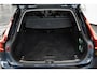 Volvo V90 T8 Automaat AWD Inscription | Panoramadak| Interieur Voorverwarming| Electrisch Bedienbare Voorstoelen| Adaptieve Cruise Control| Blind Spot | Semi Electrische Trekhaak| Alarmklasse 3| Parkeer Camera.