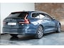 Volvo V90 T8 Automaat AWD Inscription | Panoramadak| Interieur Voorverwarming| Electrisch Bedienbare Voorstoelen| Adaptieve Cruise Control| Blind Spot | Semi Electrische Trekhaak| Alarmklasse 3| Parkeer Camera.