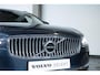 Volvo V90 T8 Automaat AWD Inscription | Panoramadak| Interieur Voorverwarming| Electrisch Bedienbare Voorstoelen| Adaptieve Cruise Control| Blind Spot | Semi Electrische Trekhaak| Alarmklasse 3| Parkeer Camera.