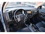 Mitsubishi Outlander 2.0 PHEV Instyle+ | Trekhaak | Leer | Schuifdak | Stuur- en Stoelverwarming