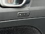 Volvo XC40 2.0 T4 R-Design NL-Auto, Veel Opties! | Trekhaak Uitklapbaar | Panoramadak | Stuur- + Stoelverwarming | Geheugenstoel | Blind Spot | All Season Banden | Rijklaarprijs!