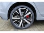 Volkswagen Golf 1.5 eHybrid GTE 272 pk | Panorama dak | Stoel/Stuur verwarming | 360* Camera | Schuif/Kantel dak | Adaptive cruise controler | Keyless start | Apple CarPlay/Android Auto | Draadloze telefoonlader | IQ.Lights | Climate controle | Parkeersensoren V+A | Navigatie |
