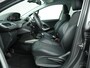 Peugeot 2008 1.2 PureTech Urban Cross 111PK - Climate control - Cruise control - 17 inch LM velgen - Trekhaak - 12 maanden garantie