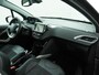 Peugeot 2008 1.2 PureTech Urban Cross 111PK - Climate control - Cruise control - 17 inch LM velgen - Trekhaak - 12 maanden garantie