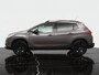 Peugeot 2008 1.2 PureTech Urban Cross 111PK - Climate control - Cruise control - 17 inch LM velgen - Trekhaak - 12 maanden garantie