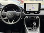 Toyota RAV4 2.5 HYBRID BI-TONE APPLE/ANDROID 360°CAM JBL-AUDIO PARK-SENSOREN CAMERA STOEL/STUURVERWARMING EL-ACHTERKLEP