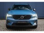 Volvo XC40 2.0 B4 Plus Dark | Trekhaak | Harman/kardon audio | Pilot assist | All season banden