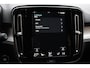Volvo XC40 1.5 T3 163 pk Automaat Momentum | Navigatie | Apple Carplay / Android Auto | Parkeersensor achter | Adaptive Cruise Control | Virtual Cockpit | Stoelverwarming | LED kop- en mistlampen | Sensus Connect met High Performance Sound | Inductielader | Lane Assist