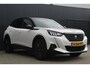 Peugeot 2008 1.2 GT Pack Automaat | incl. 12 maanden garantie | Trekhaak | LED | 18" velgen | DAB+ | Focal Audio System | Keyless entry + start | Grootlicht assist | Sfeerverlichting | Stoelverwarming | Adaptive cruise control | Schakelflippers | Lane assist | Panoramadak | Zwarte hemel | Navigatie |