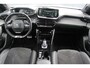 Peugeot 2008 1.2 GT Pack Automaat | incl. 12 maanden garantie | Trekhaak | LED | 18" velgen | DAB+ | Focal Audio System | Keyless entry + start | Grootlicht assist | Sfeerverlichting | Stoelverwarming | Adaptive cruise control | Schakelflippers | Lane assist | Panoramadak | Zwarte hemel | Navigatie |