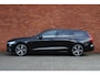 Volvo V60 T6 Plug-in hybrid AWD Essential | Trekhaak | Verwarmbare voorstoelen, achterbank en stuurwiel | Achteruitrijcamera | Driver Assist Pack | Extra Getint Glas Achter | Park assist | Leren bekleding | 19 inch lichtmetalen velgen