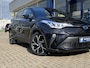 Toyota C-HR 1.8 Hybrid Business Plus / Automaat / Adaptieve Cruise-Control / Climate-Control / Apple-Carplay & Android-Auto / Keyless / LED / Dodehoek-Detectie / DAB Radio-Bluetooth / Getint-Glas / Armsteun V+A / PDC V+A met Camera / 18'' LMV / ENZ.
