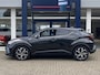 Toyota C-HR 1.8 Hybrid Business Plus / Automaat / Adaptieve Cruise-Control / Climate-Control / Apple-Carplay & Android-Auto / Keyless / LED / Dodehoek-Detectie / DAB Radio-Bluetooth / Getint-Glas / Armsteun V+A / PDC V+A met Camera / 18'' LMV / ENZ.