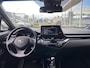 Toyota C-HR 1.8 Hybrid Business Plus / Automaat / Adaptieve Cruise-Control / Climate-Control / Apple-Carplay & Android-Auto / Keyless / LED / Dodehoek-Detectie / DAB Radio-Bluetooth / Getint-Glas / Armsteun V+A / PDC V+A met Camera / 18'' LMV / ENZ.