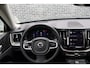 Volvo XC60 2.0 T6 Plug-in hybrid AWD Ultra Dark | Adaptive Cruise Control | Intellisafe Surround | 360 Camera | Elektr. verstelbare voorstoelen + geheugen | Stoelverwarming voor + achter | Verwarmd stuurwiel | Trekhaak | Lederen dashboard | Head-up display | Parkeersensoren voor + achter | Harman Kardon Audio | Elektr. bedienbaar schuif-\-kanteldak | Google services | Adaptieve LED koplampen |