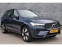 Volvo XC60 2.0 T6 Plug-in hybrid AWD Ultra Dark | Adaptive Cruise Control | Intellisafe Surround | 360 Camera | Elektr. verstelbare voorstoelen + geheugen | Stoelverwarming voor + achter | Verwarmd stuurwiel | Trekhaak | Lederen dashboard | Head-up display | Parkeersensoren voor + achter | Harman Kardon Audio | Elektr. bedienbaar schuif-\-kanteldak | Google services | Adaptieve LED koplampen |