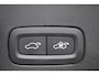 Volvo XC60 2.0 T6 Plug-in hybrid AWD Ultra Dark | Adaptive Cruise Control | Intellisafe Surround | 360 Camera | Elektr. verstelbare voorstoelen + geheugen | Stoelverwarming voor + achter | Verwarmd stuurwiel | Trekhaak | Lederen dashboard | Head-up display | Parkeersensoren voor + achter | Harman Kardon Audio | Elektr. bedienbaar schuif-\-kanteldak | Google services | Adaptieve LED koplampen |