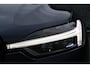 Volvo XC60 2.0 T6 Plug-in hybrid AWD Ultra Dark | Adaptive Cruise Control | Intellisafe Surround | 360 Camera | Elektr. verstelbare voorstoelen + geheugen | Stoelverwarming voor + achter | Verwarmd stuurwiel | Trekhaak | Lederen dashboard | Head-up display | Parkeersensoren voor + achter | Harman Kardon Audio | Elektr. bedienbaar schuif-\-kanteldak | Google services | Adaptieve LED koplampen |