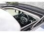 Volvo XC60 2.0 T6 Plug-in hybrid AWD Ultra Dark | Adaptive Cruise Control | Intellisafe Surround | 360 Camera | Elektr. verstelbare voorstoelen + geheugen | Stoelverwarming voor + achter | Verwarmd stuurwiel | Trekhaak | Lederen dashboard | Head-up display | Parkeersensoren voor + achter | Harman Kardon Audio | Elektr. bedienbaar schuif-\-kanteldak | Google services | Adaptieve LED koplampen |