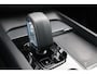 Volvo XC60 2.0 T6 Plug-in hybrid AWD Ultra Dark | Adaptive Cruise Control | Intellisafe Surround | 360 Camera | Elektr. verstelbare voorstoelen + geheugen | Stoelverwarming voor + achter | Verwarmd stuurwiel | Trekhaak | Lederen dashboard | Head-up display | Parkeersensoren voor + achter | Harman Kardon Audio | Elektr. bedienbaar schuif-\-kanteldak | Google services | Adaptieve LED koplampen |