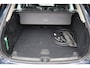 Volvo XC60 2.0 T6 Plug-in hybrid AWD Ultra Dark | Adaptive Cruise Control | Intellisafe Surround | 360 Camera | Elektr. verstelbare voorstoelen + geheugen | Stoelverwarming voor + achter | Verwarmd stuurwiel | Trekhaak | Lederen dashboard | Head-up display | Parkeersensoren voor + achter | Harman Kardon Audio | Elektr. bedienbaar schuif-\-kanteldak | Google services | Adaptieve LED koplampen |