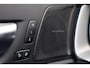 Volvo XC60 2.0 T6 Plug-in hybrid AWD Ultra Dark | Adaptive Cruise Control | Intellisafe Surround | 360 Camera | Elektr. verstelbare voorstoelen + geheugen | Stoelverwarming voor + achter | Verwarmd stuurwiel | Trekhaak | Lederen dashboard | Head-up display | Parkeersensoren voor + achter | Harman Kardon Audio | Elektr. bedienbaar schuif-\-kanteldak | Google services | Adaptieve LED koplampen |
