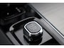 Volvo XC60 2.0 T6 Plug-in hybrid AWD Ultra Dark | Adaptive Cruise Control | Intellisafe Surround | 360 Camera | Elektr. verstelbare voorstoelen + geheugen | Stoelverwarming voor + achter | Verwarmd stuurwiel | Trekhaak | Lederen dashboard | Head-up display | Parkeersensoren voor + achter | Harman Kardon Audio | Elektr. bedienbaar schuif-\-kanteldak | Google services | Adaptieve LED koplampen |