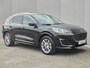 Ford Kuga 2.5 PHEV Plug-in Vignale Automaat / Fabrieksgarantie tot 04-2026 / Driver Assistance Pack / Technology Pack / Dealer Onderhouden / HUD / Apple Carplay Android Auto / Stuur-, Stoel en Achterbankverwarming / Adaptief CC / Voorruit verwarming / Elektrische achterklep /