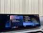 BMW i4 M50 84 kWh *M-Sport* Schuif/Kantel dak / Carbon / LASER LED / HUD / Harman Kardon / 360 Camera / Elek. Trekhaak / Org.NL!
