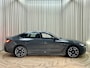 BMW i4 M50 84 kWh *M-Sport* Schuif/Kantel dak / Carbon / LASER LED / HUD / Harman Kardon / 360 Camera / Elek. Trekhaak / Org.NL!