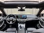 BMW i4 M50 84 kWh *M-Sport* Schuif/Kantel dak / Carbon / LASER LED / HUD / Harman Kardon / 360 Camera / Elek. Trekhaak / Org.NL!