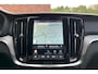 Volvo V60 T6 Plug-in hybrid AWD Essential | Verwarmbare voorstoelen | Verwarmbaar stuurwiel | Verwarmbare achterbank | Blindspot | 19 inch Lichtmetalen velgen