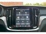 Volvo V60 T6 Plug-in hybrid AWD Essential | Verwarmbare voorstoelen | Verwarmbaar stuurwiel | Verwarmbare achterbank | Blindspot | 19 inch Lichtmetalen velgen