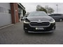 Skoda Fabia 1.0 TSI 110PK AUTOMAAT STYLE JULI 2022 DEALER ONDERHOUDEN CAMERA KEYLESS LED ANDROID-APPLECARPLAY ECC AIRCO CRUISECONTROL PARKEERSENSOREN BLUETOOTH PRIVACYGLAS LANE ASSIST 4X ELECTR.RAMEN-SPIEGELS