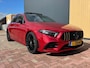 Mercedes-Benz A-klasse A 180 Business Solution AMG | NL Auto | Sfeerverlichting | Burmester | Pano | Memory | Stoelverwarming | Camera |