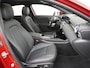 Mercedes-Benz A-klasse 250 e Luxury Line | Panorama - Schuifdak | Trekhaak Wegklapbaar | Sfeerverlichting | Winterpakket | DAB+ Radio | Achteruitrij Camera |