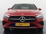 Mercedes-Benz A-klasse 250 e Luxury Line | Panorama - Schuifdak | Trekhaak Wegklapbaar | Sfeerverlichting | Winterpakket | DAB+ Radio | Achteruitrij Camera |