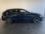 Mazda 3 2.0 e-SkyActiv-X M Hybrid 180 Luxury | NAVIGATIE | ADAPTIVE CRUISECONTROL | ACHTERUITRIJCAMERA | PARKEERSENSOREN VOOR-/ACHTER | STOEL-/STUURVERWARMING | VOL LEDER