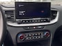 Kia Ceed Sportswagon 1.5 T-GDi DynamicLine / NL-Auto / 160 PK / 1e-Eigenaar / Trekhaak / Cruise-Control / Climate-Control / Apple-Carplay & Android-Auto / Armsteun-Voor / DAB Radio-Bluetooth / Navi / PDC-Achter met Camera /  16'' LMV / ENZ.
