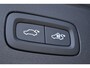 Volvo V60 2.0 T6 Plug-in hybrid AWD Plus Dark | Elektr. bedienbaar schuif-\-kanteldak | Adaptive Cruise Control | Extra getint glas | 360 Camera | Stoelverwarming voor + achter | Verwarmd stuurwiel | Elektr. verwarmde voorruit | Trekhaak | Harman kardon audio | Elektr. verstelbare voorstoelen incl. geheugen | Sportstoelen | 18" velgen |