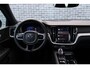 Volvo V60 2.0 T6 Plug-in hybrid AWD Plus Dark | Elektr. bedienbaar schuif-\-kanteldak | Adaptive Cruise Control | Extra getint glas | 360 Camera | Stoelverwarming voor + achter | Verwarmd stuurwiel | Elektr. verwarmde voorruit | Trekhaak | Harman kardon audio | Elektr. verstelbare voorstoelen incl. geheugen | Sportstoelen | 18" velgen |