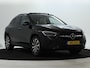Mercedes-Benz GLA 250e Luxury Line | Night pakket | Panorama schuif/kanteldak | Trekhaak | MultiBeam Led | Beige Lederlook | Parkeer pakket met camera | Sfeerverlichting | Inclusief 24 maanden MB Certified garantie voor Europa.