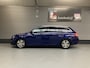 Peugeot 308 SW PREMIUM/PANO/XENON/LEER/BLIND SP/TREKH/ENZ 1.2 PureTech Blue Lease Premium