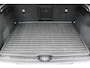 Volvo EC40 RECHARGE PLUS ELECTRIC | All Season banden | 20-Inch Lichtmetalen velgen | Verwarmbaar Stuurwiel | Verwarmbare Voorstoelen | Google Maps Navigatie | Panoramadak | Draadloos Opladen | Adaptive Cruise Control | Keyless Entry