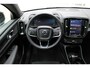 Volvo EC40 RECHARGE PLUS ELECTRIC | All Season banden | 20-Inch Lichtmetalen velgen | Verwarmbaar Stuurwiel | Verwarmbare Voorstoelen | Google Maps Navigatie | Panoramadak | Draadloos Opladen | Adaptive Cruise Control | Keyless Entry
