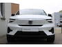 Volvo EC40 RECHARGE PLUS ELECTRIC | All Season banden | 20-Inch Lichtmetalen velgen | Verwarmbaar Stuurwiel | Verwarmbare Voorstoelen | Google Maps Navigatie | Panoramadak | Draadloos Opladen | Adaptive Cruise Control | Keyless Entry