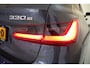 BMW 3-Serie Touring 330e xDrive High Executive Sport [ Panorama HUD Camera ACC Stoelverwarming v+a ]